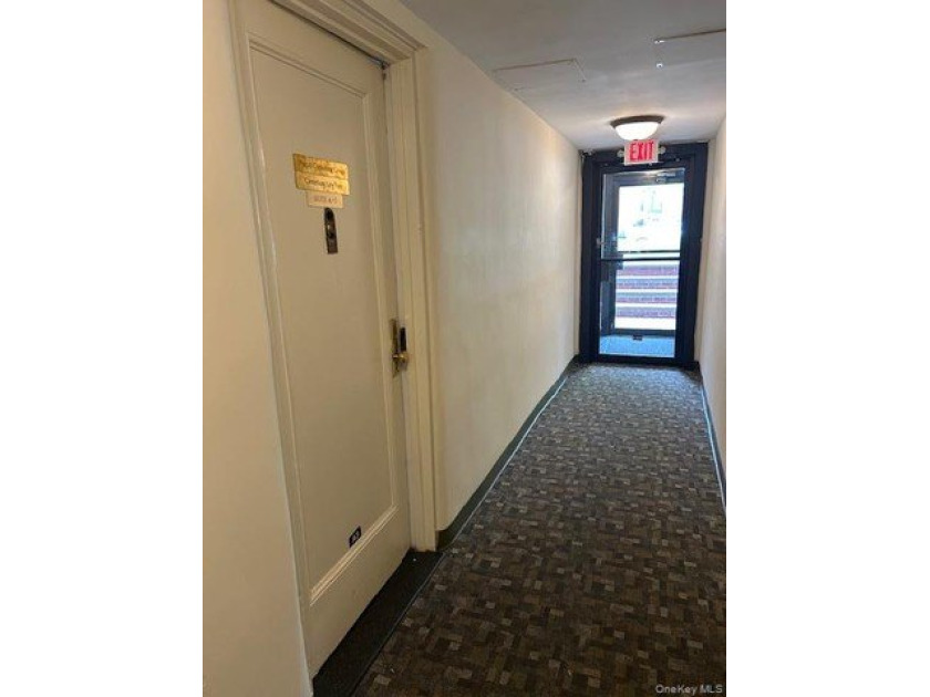 1 Living room, 1 Meeting rooms, 3 Office room, 1 Bathroom - photo 11