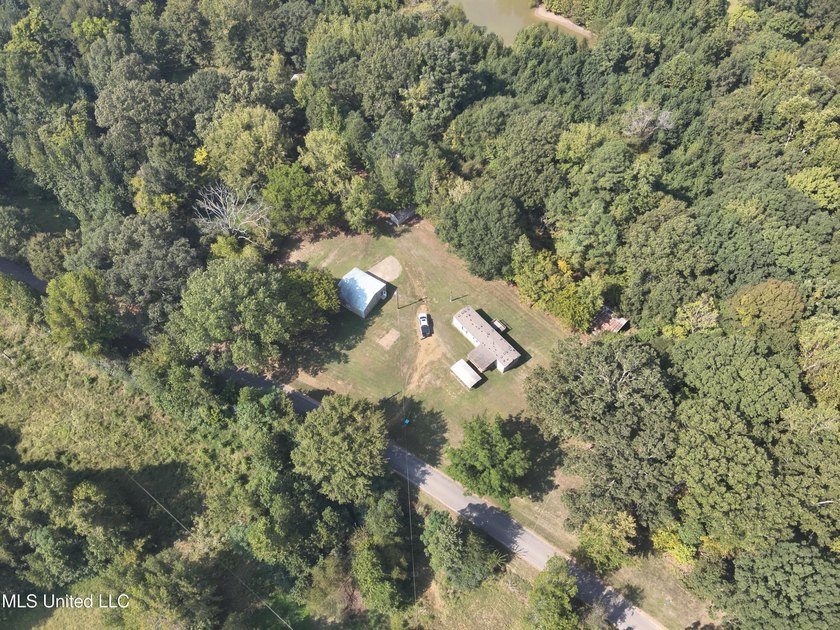 Welcome to 2077 Bethel Church Road in Holcomb, Mississippi, a - photo 3
