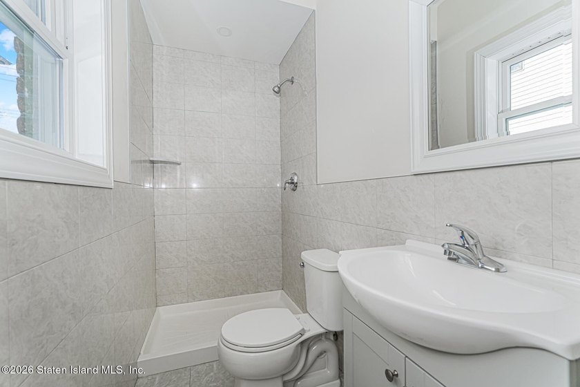 Huge TWO Family 6/6 detached in tranquil location on over 7000 - photo 14