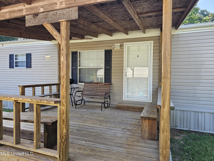 Welcome to 2077 Bethel Church Road in Holcomb, Mississippi, a - photo 5
