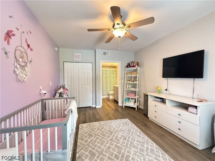 Welcome to this beautifully upgraded 2-bedroom, 2-bathroom - photo 7