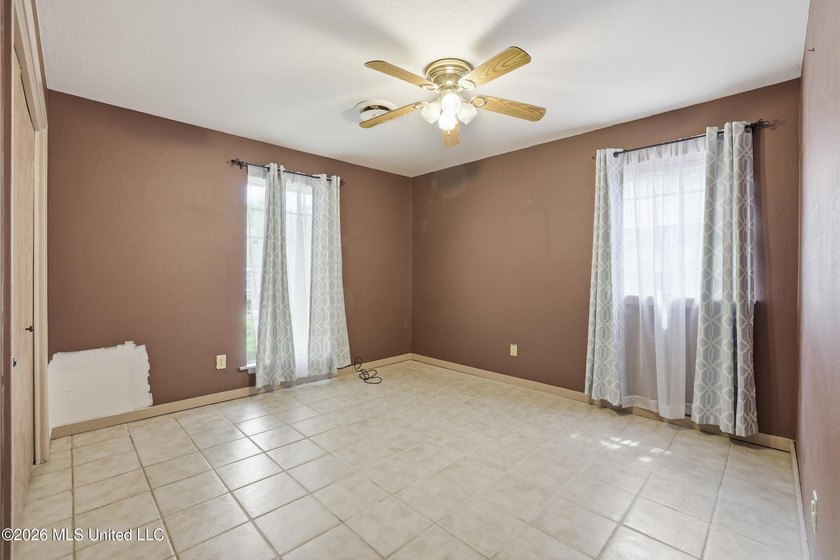 This cozy 3-bedroom, 2-bath home is full of potential! Being - photo 23