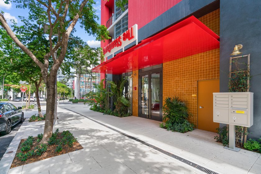 Experience elevated Miami living in the heart of Midtown Miami - photo 3