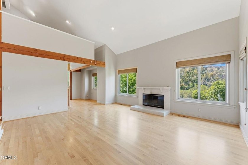 Welcome to your serene, hillside sanctuary where lush, natural - photo 5