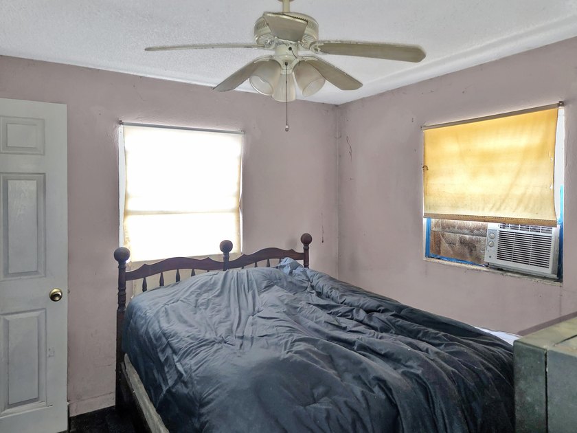 2/1 each side CBS duplex on a large and private lot! Occpied on - photo 6