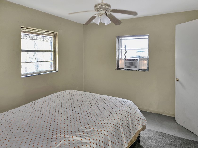 2/1 each side CBS duplex on a large and private lot! Occpied on - photo 9