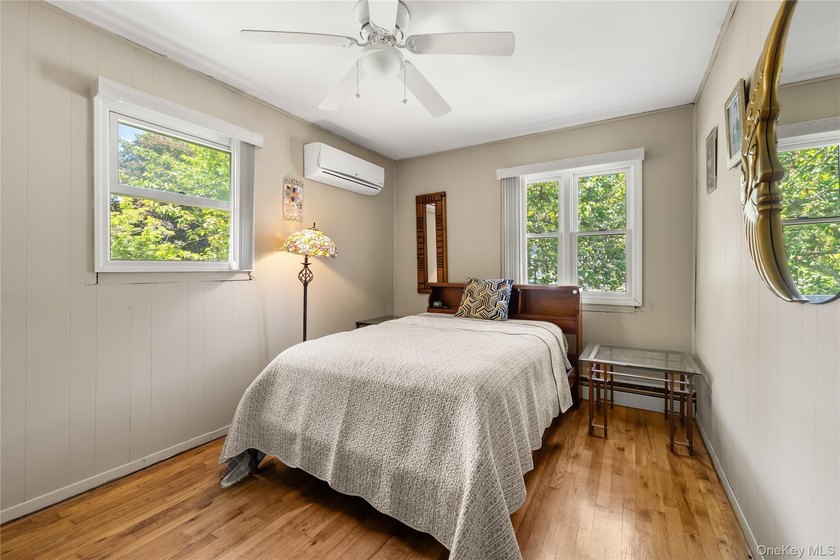 Welcome to 269 Brookville Avenue, Islip! This beautifully - photo 16