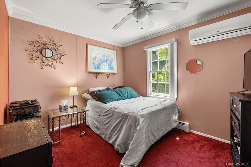 Welcome to 269 Brookville Avenue, Islip! This beautifully - photo 17