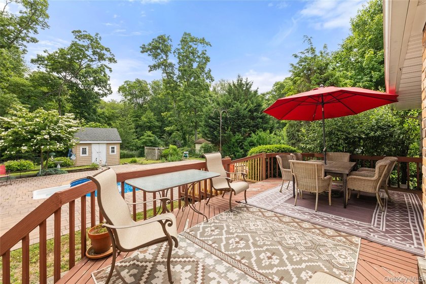 Welcome to 269 Brookville Avenue, Islip! This beautifully - photo 32