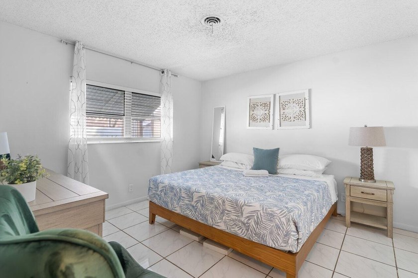 Fully Occupied Rare Investment Opportunity in Prime Deerfield - photo 10