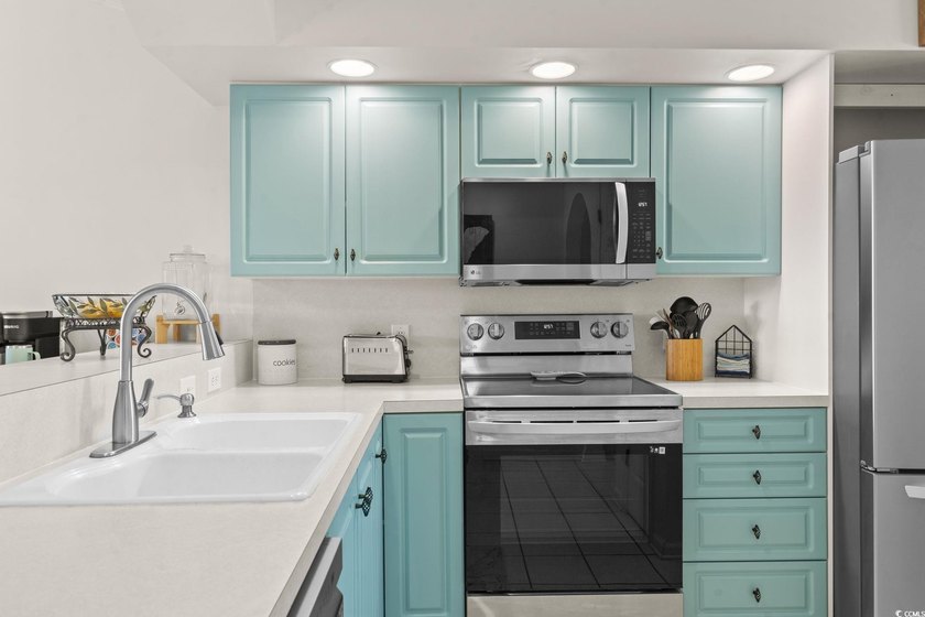 Immaculate fully furnished 2 bedroom 2 bath condo located in the - photo 9