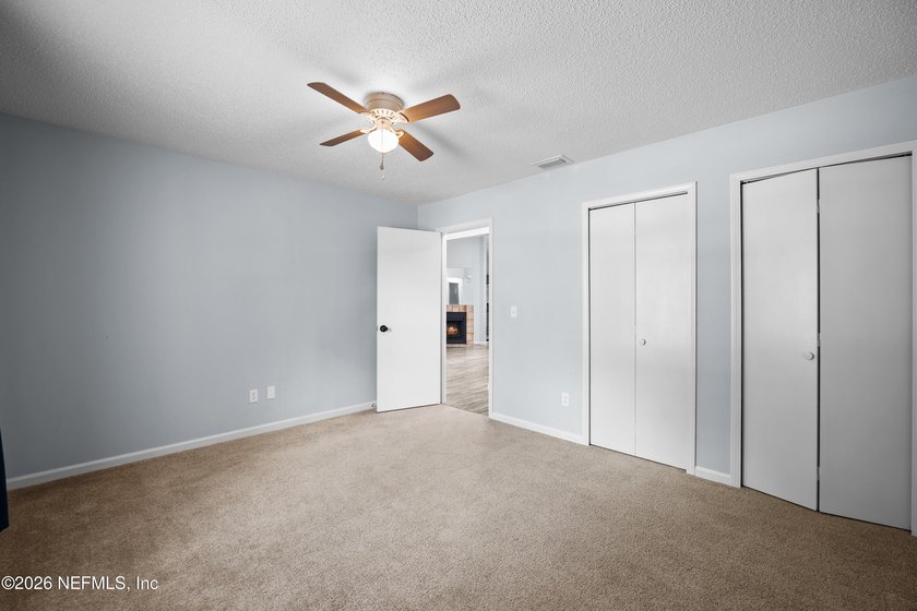 **RENOVATED**NO HOA**GREAT LOCATION** Welcome home to this - photo 11
