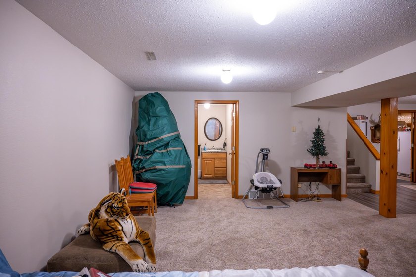 Tucked away on a quiet dead-end street in Sandy Meadows - photo 40