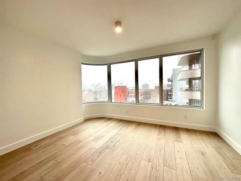 High-Floor Luxury Studio at 208 Delancey - Stunning Views &amp; - photo 4