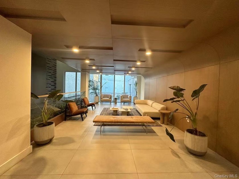 High-Floor Luxury Studio at 208 Delancey - Stunning Views &amp; - photo 8