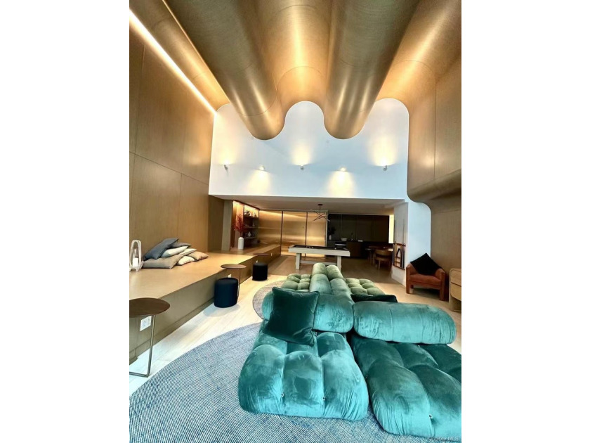 High-Floor Luxury Studio at 208 Delancey - Stunning Views &amp; - photo 9