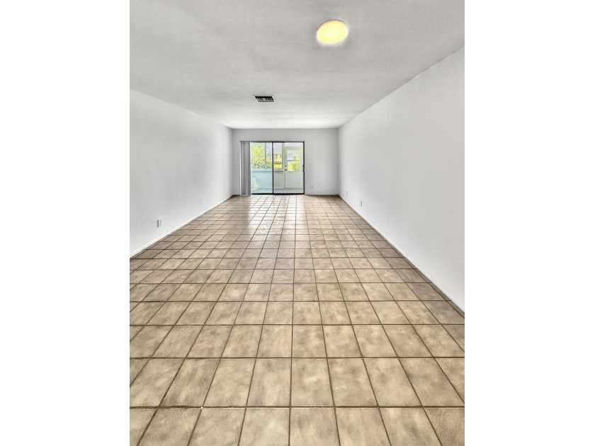 Beautifully updated 2BR/1BA condo in 55+ Cresthaven Villas. This - photo 4