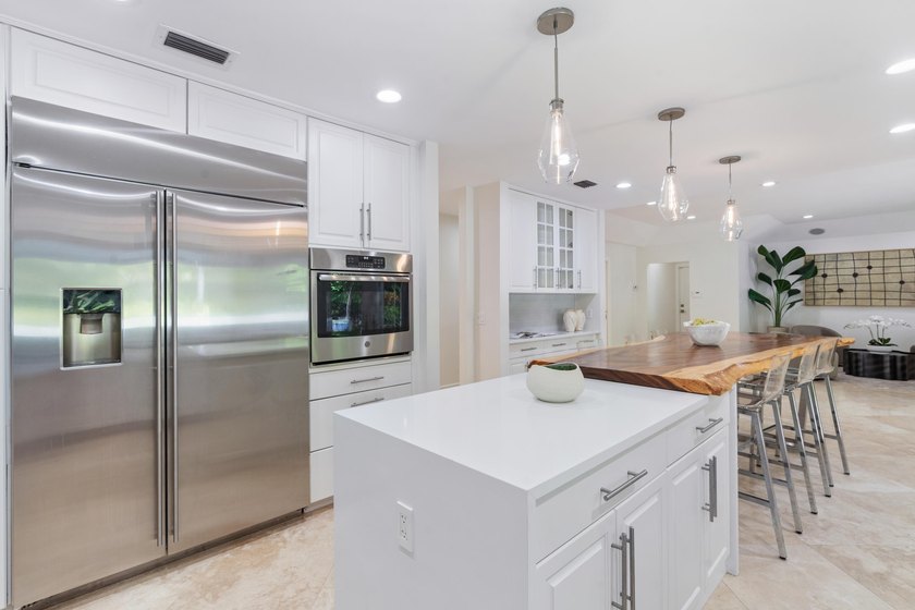 Welcome to Woodfield Hunt Club, a sought-after gated community - photo 13