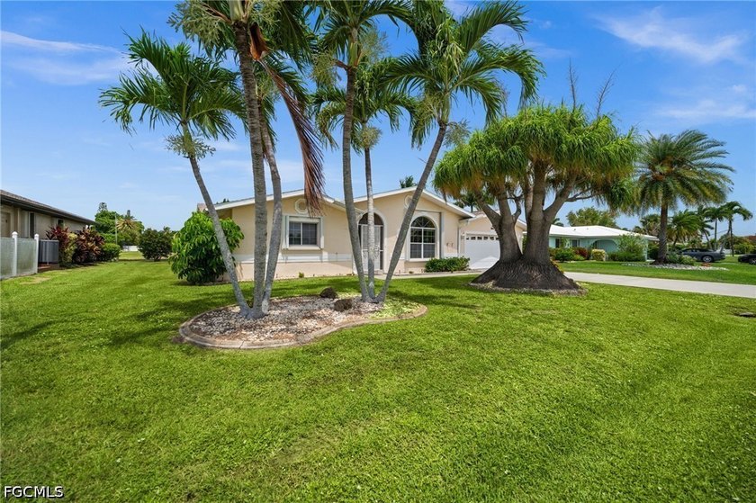AFFORDABLE GULF ACCESS WATERFRONT POOL HOME ON CAPE CORAL'S - photo 7