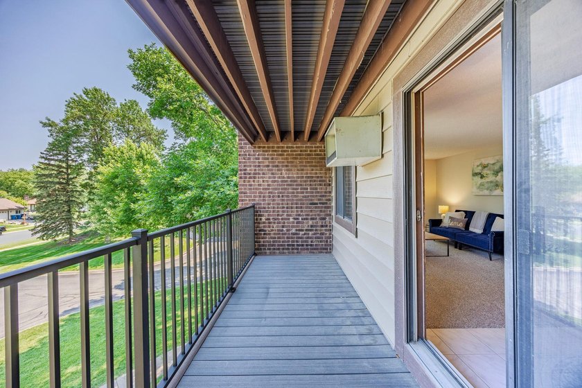 Charming 2 Bed, 2 Bath End-Unit Condo in Prime Bloomington - photo 18