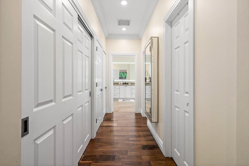 Welcome to Woodfield Hunt Club, a sought-after gated community - photo 32