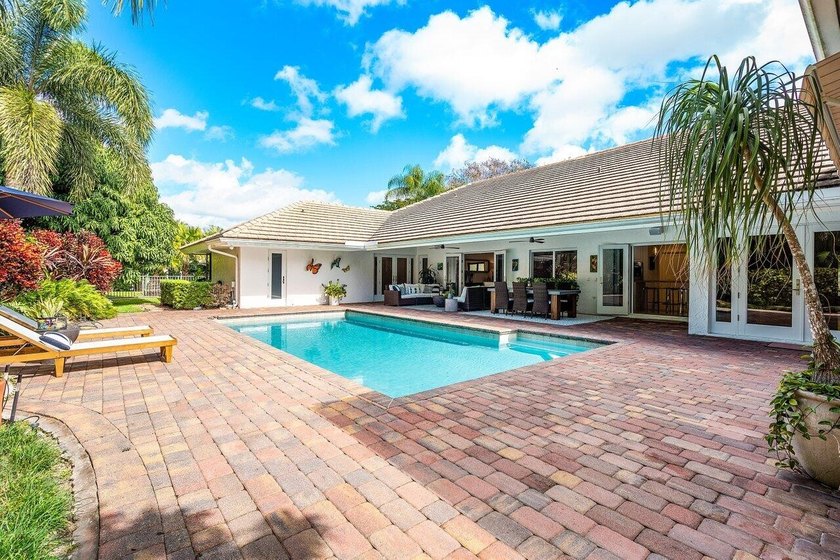 Welcome to Woodfield Hunt Club, a sought-after gated community - photo 38