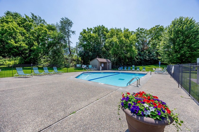 Charming 2 Bed, 2 Bath End-Unit Condo in Prime Bloomington - photo 43