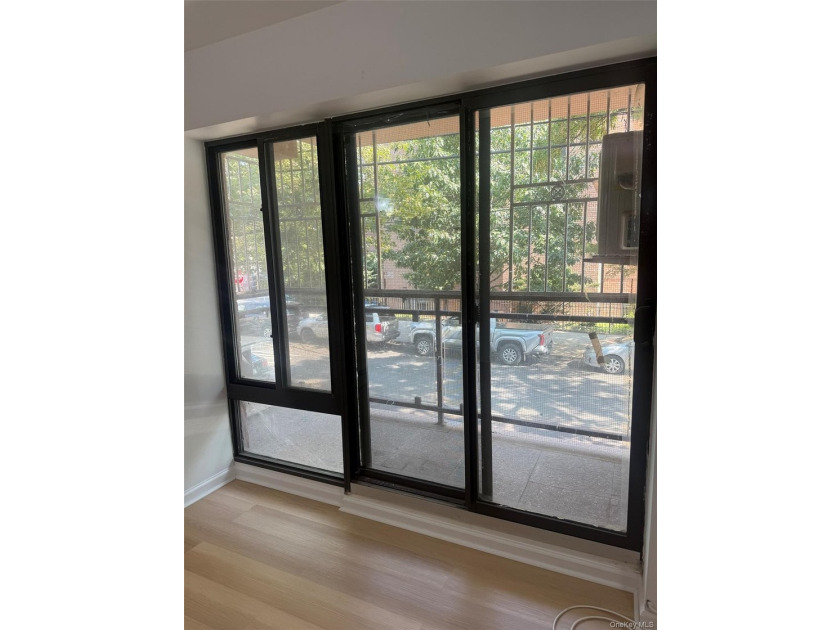 Rare opportunity to own a beautifully maintained 2019-built - photo 10