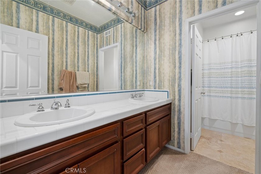 Welcome to 2712 Ashwood - over 3,000 square feet of comfortable - photo 17