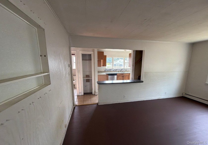 This Ranch Style Home Features 2 Bedrooms, Eat In Kitchen, Full - photo 6