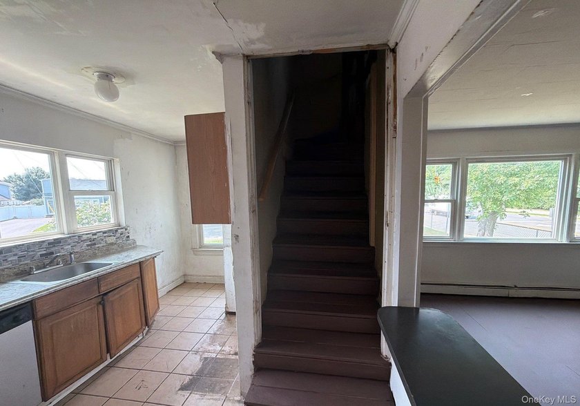 This Ranch Style Home Features 2 Bedrooms, Eat In Kitchen, Full - photo 8