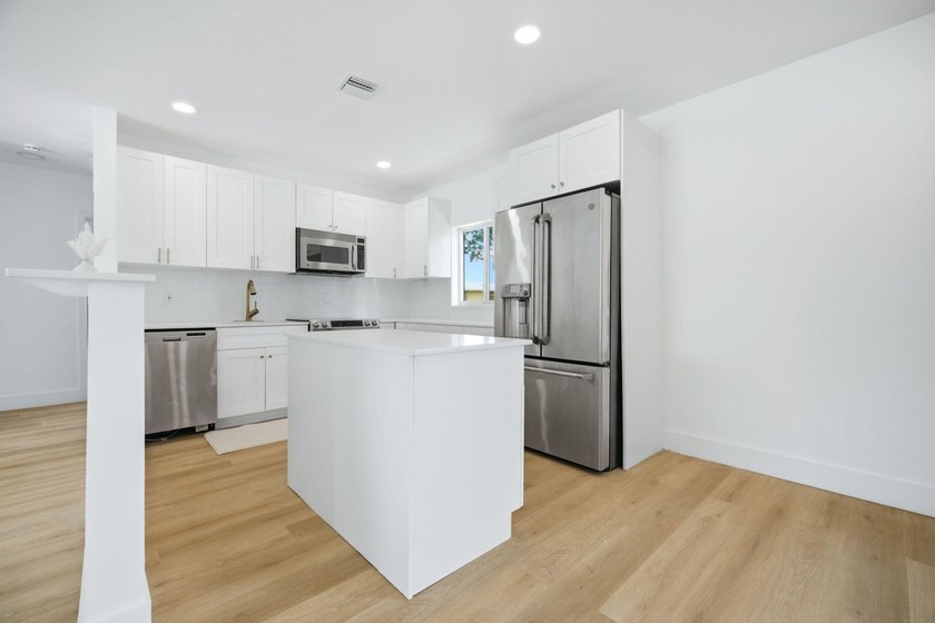 !ACCEPTING BACKUP OFFERS! STUNNING FULLY RENOVATED HOME OFFERING - photo 10