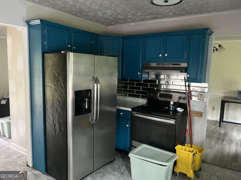 Priced to sell! This is a beautiful home, well-kept and cared - photo 10