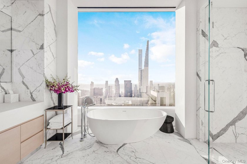 Occupying the entirety of the western side of the 69th floor - photo 9