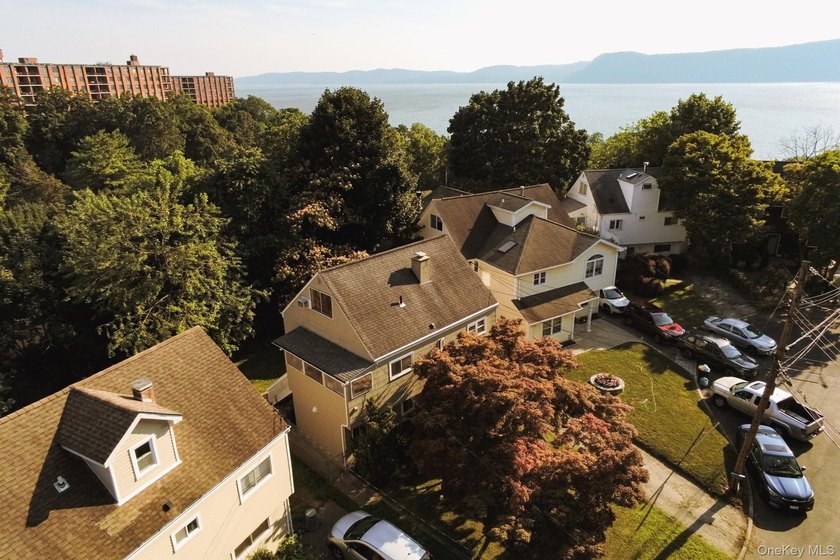 Legal two-family Colonial tucked away on large cul-de-sac - photo 4
