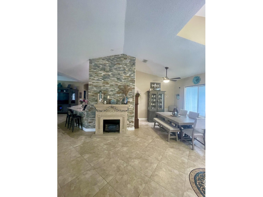 Shows like a model. Absolutely immaculate custom home with large - photo 17