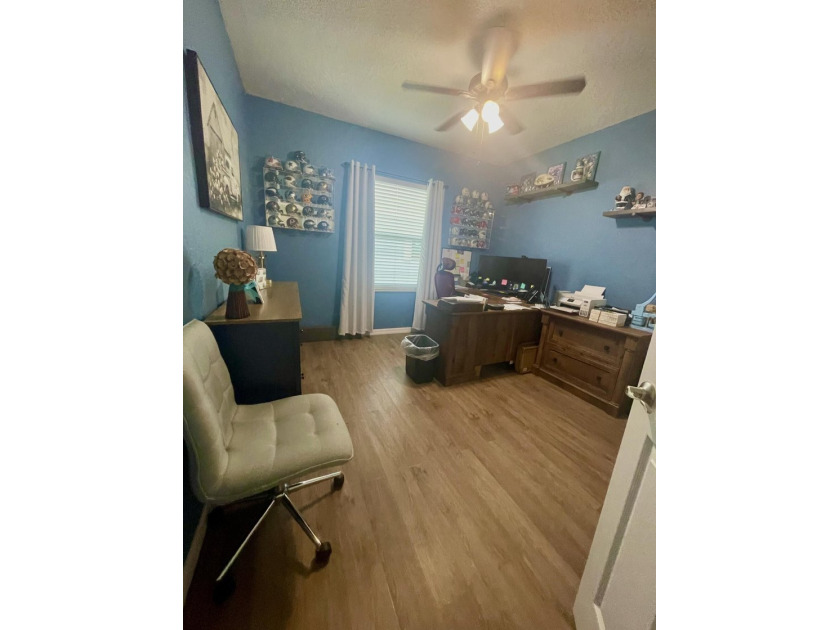 Shows like a model. Absolutely immaculate custom home with large - photo 23