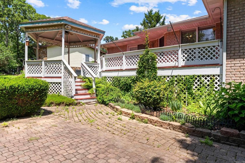 Welcome home to this beautifully maintained 3 bedroom, 2 bath - photo 36