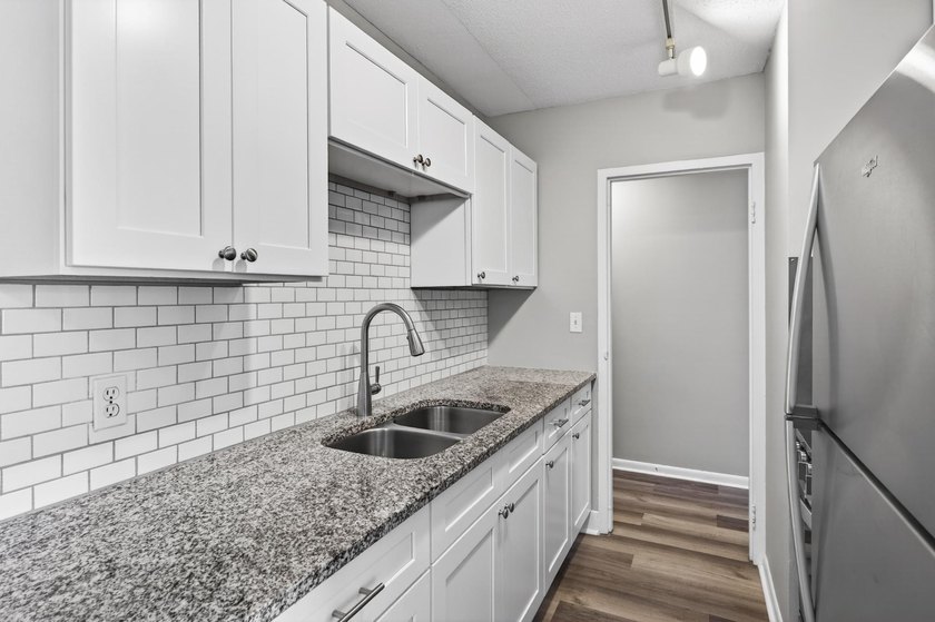 Fully renovated condo in the heart of the Whittier neighborhood! - photo 5