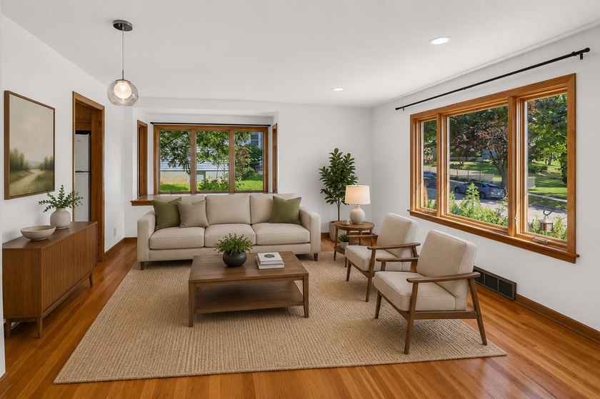 Welcome to this inviting west Madison ranch in the sought-after - photo 4