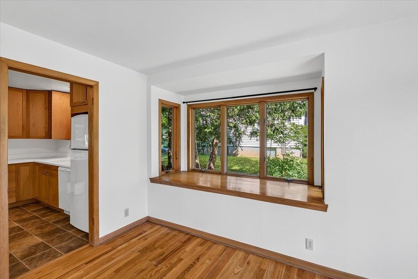 Welcome to this inviting west Madison ranch in the sought-after - photo 10