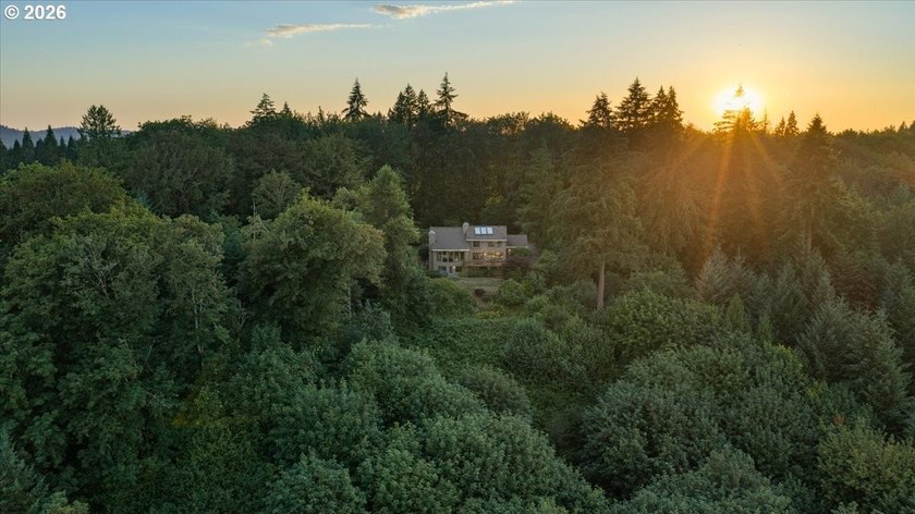 Perched atop a bluff overlooking the Sandy River Valley, this - photo 3