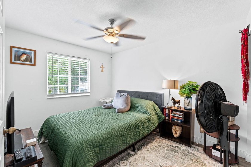 Location is SO good that this has been a one owner home since - photo 18