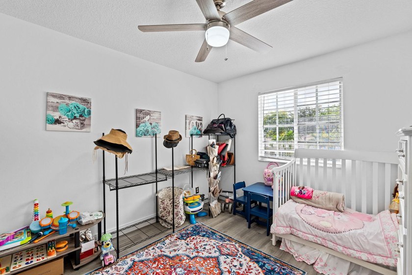Location is SO good that this has been a one owner home since - photo 21