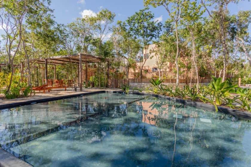 This beautifully designed 3-bedroom, 3.5-bathroom townhouse is - photo 22