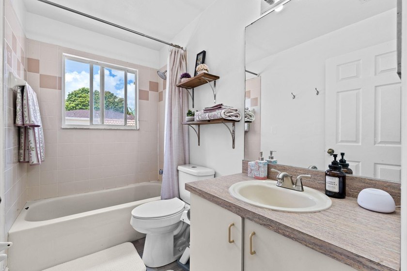 Location is SO good that this has been a one owner home since - photo 22