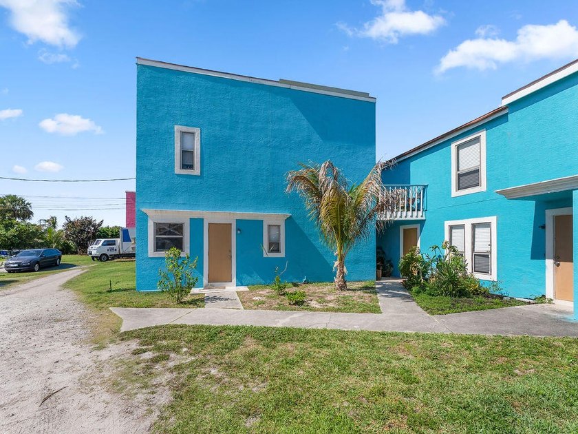 Rare opportunity to acquire two adjacent fourplex buildings - photo 4