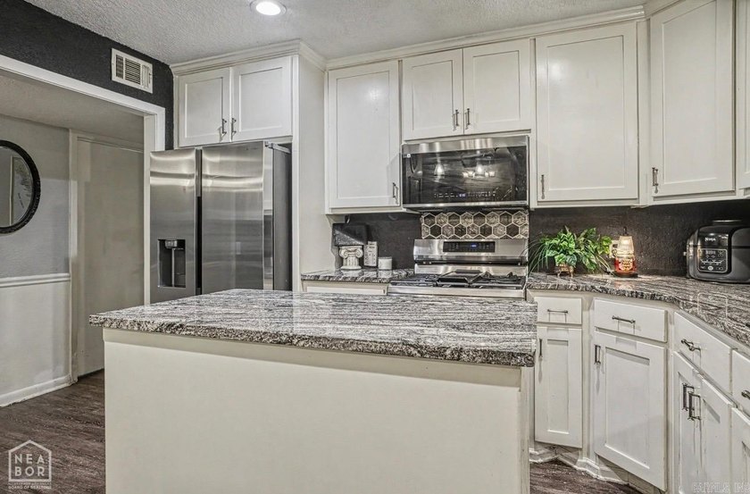 Welcome to 31 La Granja Circle in Hot Springs Village! This - photo 5