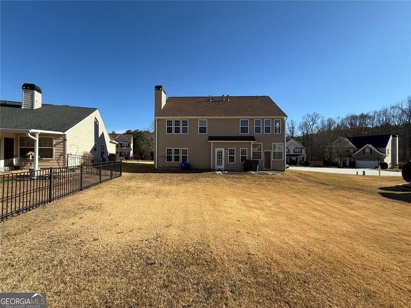 Nestled in the highly sought-after Mirror Lake Southwoods - photo 8