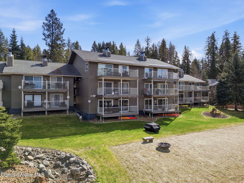 Welcome to one of Priest Lake's most desirable locations -- - photo 15
